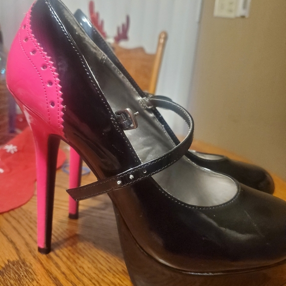 Charlotte Russe,  size 9, pink & black heels - Picture 4 of 4